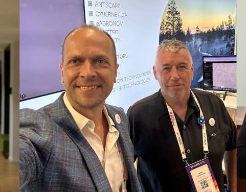 Fotol väljavalitud firmade esindajad, vasakult HETK Systems OÜ, ORMIA Systems OÜ ja Triops Technologies.