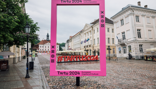 Euroopa kultuuripealinna maamärk Tartus Raekoja platsil