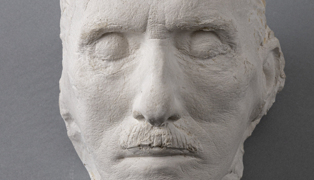 Foto Gustav Suitsu surimaskist. 