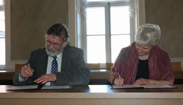 Lepingu allkirjastamine