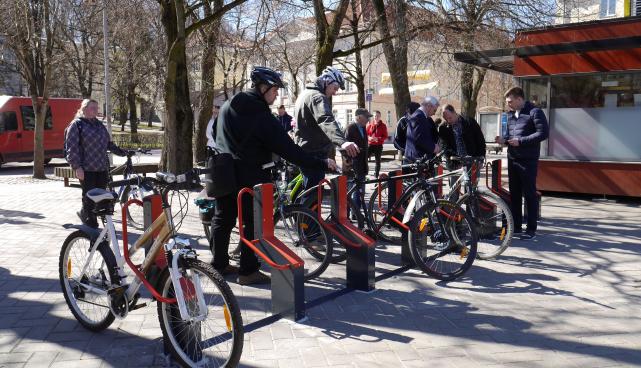 Küüni tänava nutikas rattaparkla