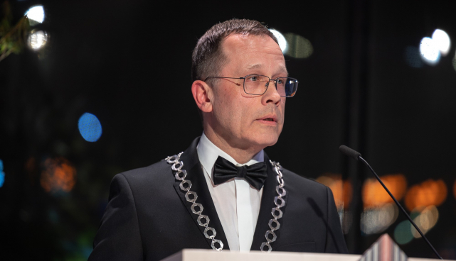 Urmas Klaas EV 106 kontsertaktusel Tartus
