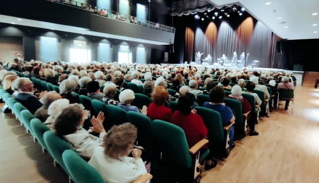 eakad kontserdil