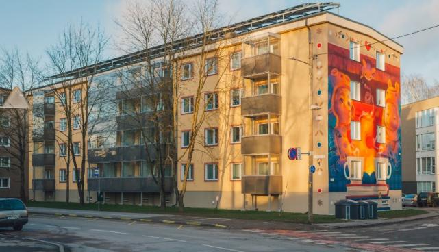 Tartus SmartEnCity projekti raames rekonstrueeritud majad said katustele päikesepaneelidest energiajaamad.