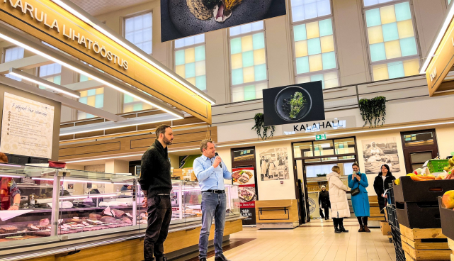 Fotonäituse avamine Tartu turuhoones