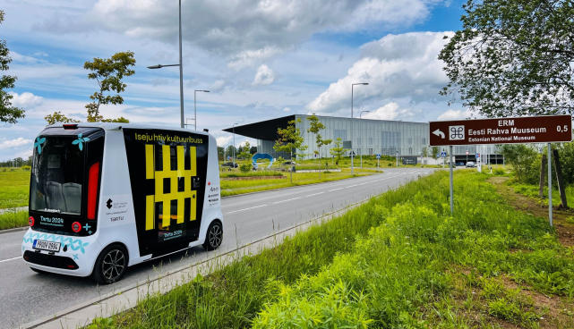 Isejuhtiv buss