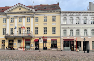 Raekoja plats 12 ruumid